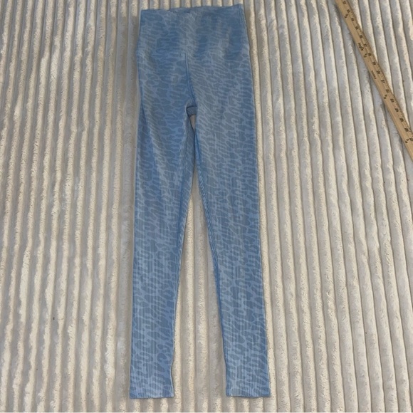 Carbon38 Blue and Gray Cheetah Patterned Leggings Size XS Ribbed - Picture 1 of 9